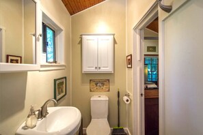 Towels, toilet paper