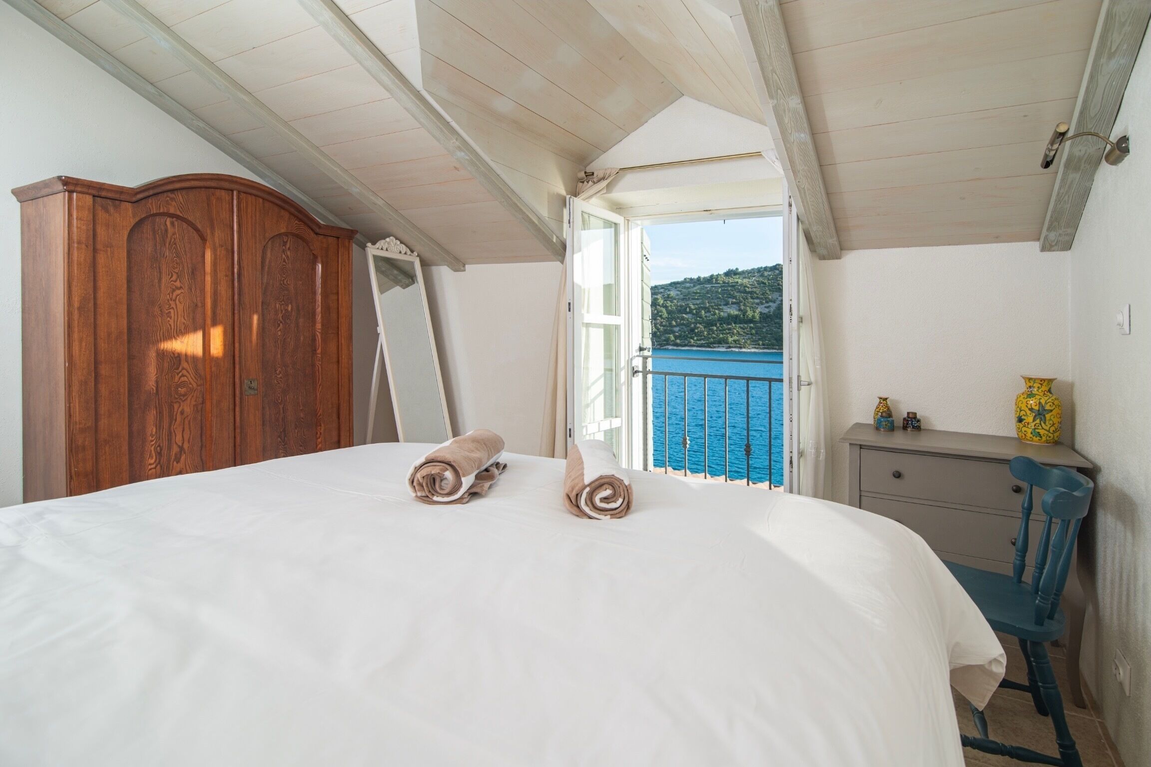 4 chambres, fer et planche à repasser, Wi-Fi, draps fournis