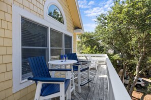 Outdoor dining - New Listing! Beach Access, Corolla Light Amenities (Corolla)