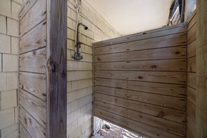 Shower, hair dryer, towels, shampoo - New Listing! Beach Access, Corolla Light Amenities (Corolla)