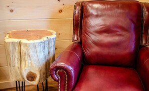 Interior - Serenity Awaits: Secluded Cabin Rental in Black Mountain, North Carolina (Black Mountain)