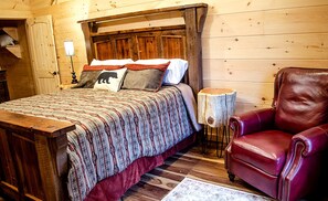 Room - Serenity Awaits: Secluded Cabin Rental in Black Mountain, North Carolina (Black Mountain)