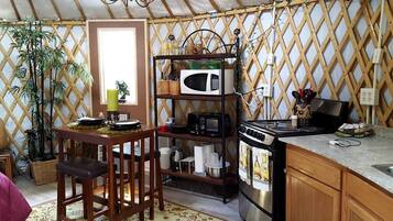Coffee/tea maker, fridge, microwave, oven