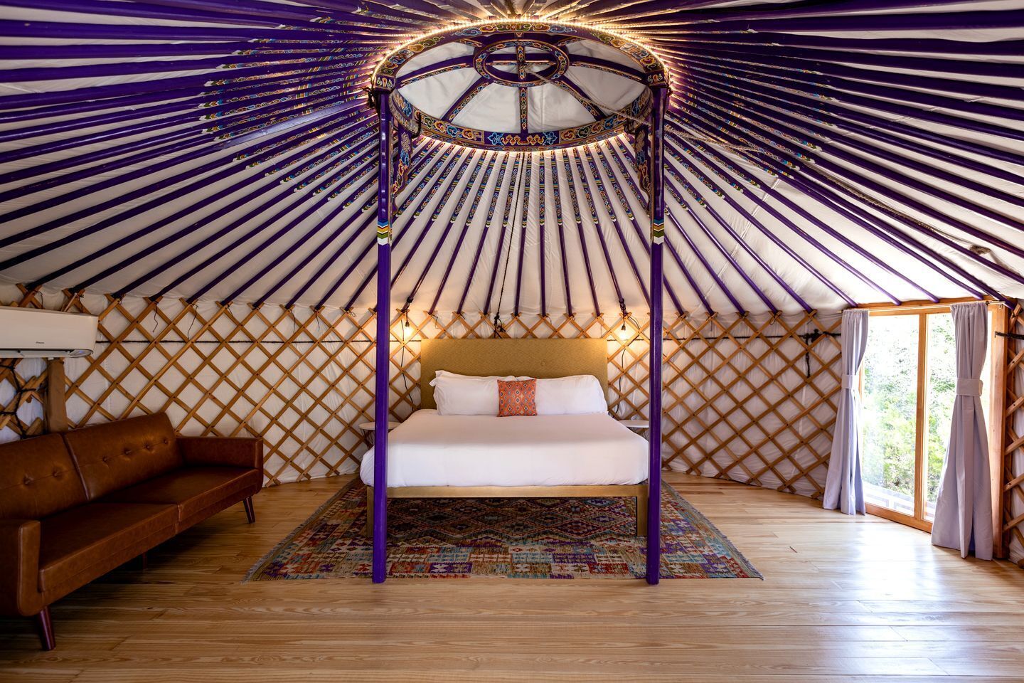 1 bedroom, desk, WiFi, bed sheets