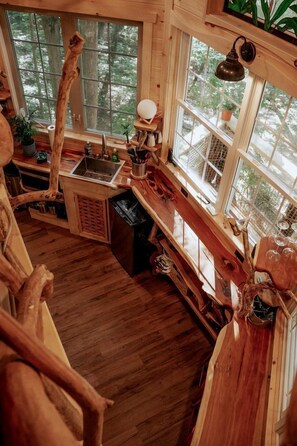 المنشأة من الداخل