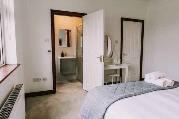 4 bedrooms, iron/ironing board, travel crib, free WiFi