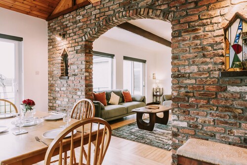 Spacious Strandhill House with Knocknarea Views