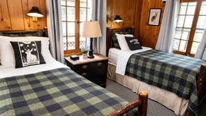 1 bedroom, desk, WiFi