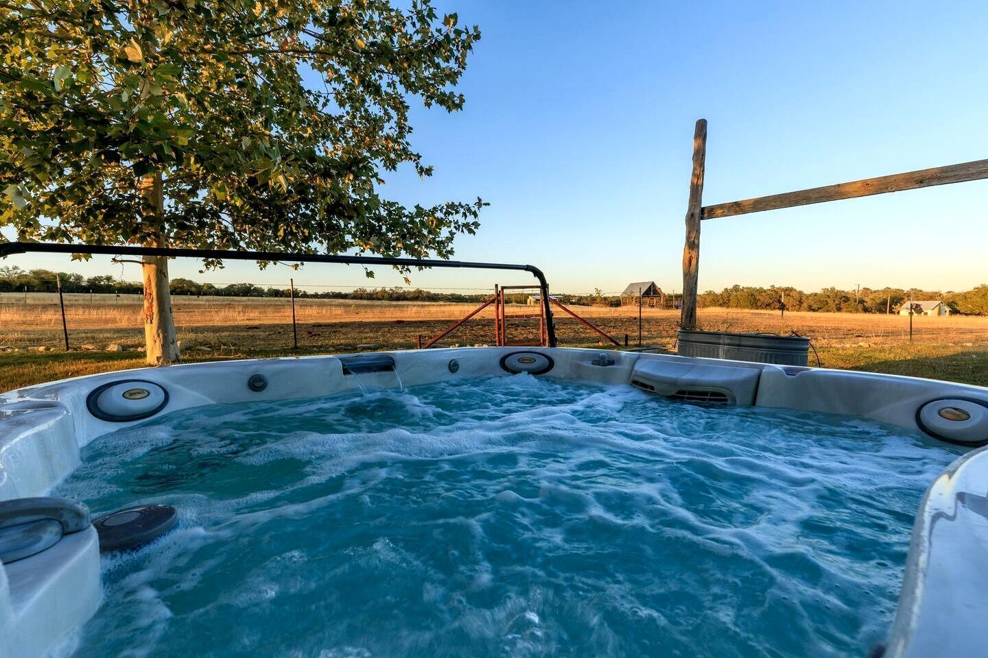 Outdoor spa tub