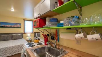 Fridge, microwave, stovetop, coffee/tea maker