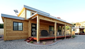 Exterior - Stylish Tiny House Rental Great for Off-Roading in Southern Utah (Orderville)