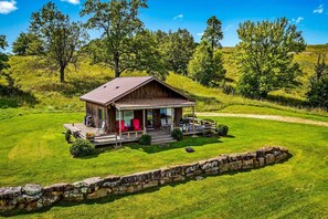 Exterior - Cozy Cabin with Hot Tub and Incredible Views in Compton, AR (Compton)