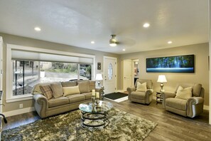 TV, fireplace, DVD player, stereo