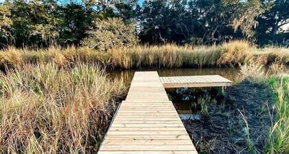 Delightful Top Cabin with Amazing Views from the Deck in Louisiana