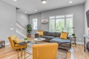 House | 4 bedrooms, desk, Internet - Grill Fire Pit Views Near Downtown Nashville (Nashville)
