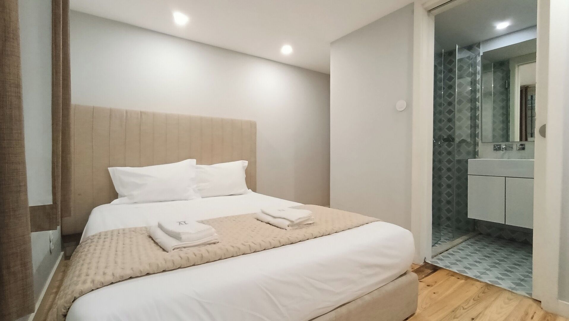 2 soverom, strykejern/-brett, wi-fi og sengetøy