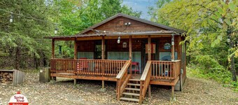 Wonderful Rustic Cabin with Barbecue in Miami, Oklahoma