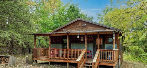 Wonderful Rustic Cabin with Barbecue in Miami, Oklahoma