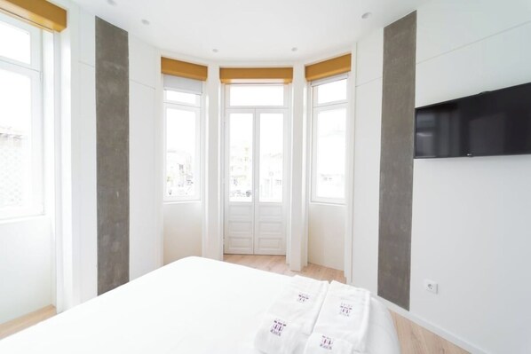 4 bedrooms, WiFi, bed sheets