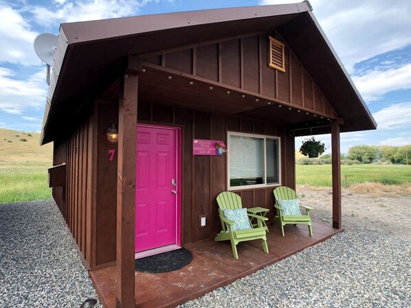Exterior - Fantastic Tiny Cabin for a Unique Escape in the Heart of Paradise Valley in Emigrant, Montana (Emigrant)