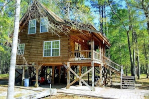 Exterior - Claxton's Riverfront Family Fun: Cabin Adventures Await (Claxton)