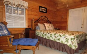 2 عدّة غرف نوم ومكواة/لوح كي وواي فاي وملاءات أسرّة