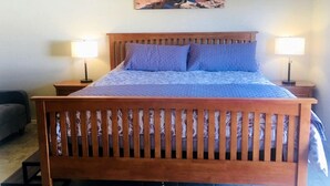 Room - Gorgeous Cottage Vacation Rental in Page Arizona, near Antelope Canyon (Page)