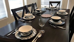 Dining - Gorgeous Cottage Vacation Rental in Page Arizona, near Antelope Canyon (Page)