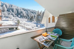 Estúdio standard, ao lado do lago (Appartamento La Selva Incantata) | Opções para refeição ao ar livre