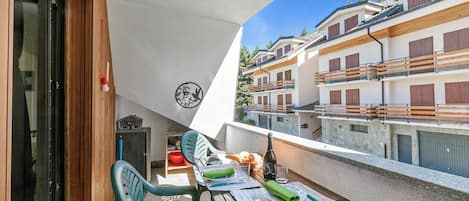 Standard Studio, Balcony, Lakeside (Appartamento La Selva Incantata) | Outdoor dining