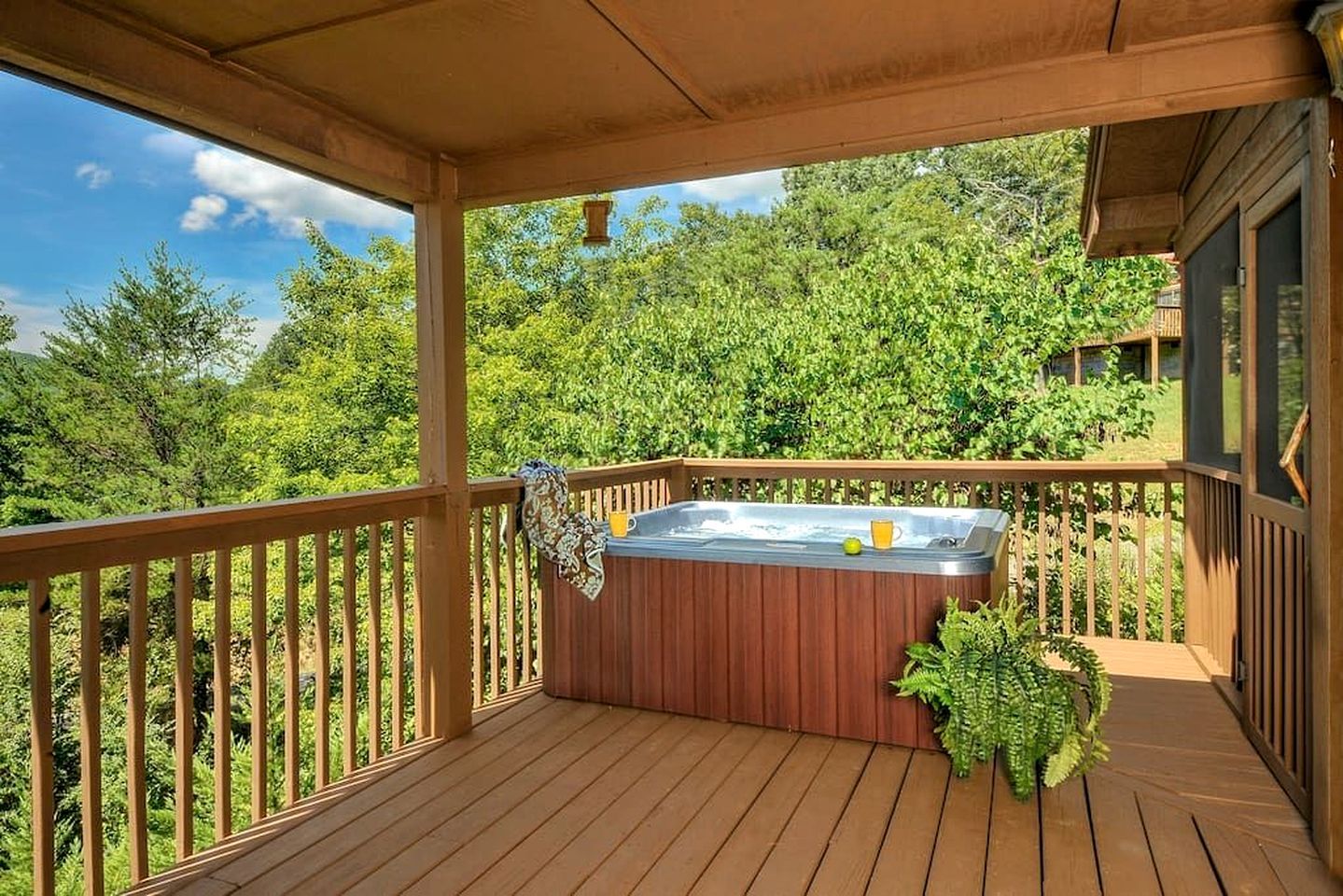 Outdoor spa tub