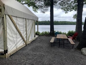 Outdoor dining - Pet-Friendly Glamping Vacations at this Waterfront Safari Tent in Naples, Maine (Naples)
