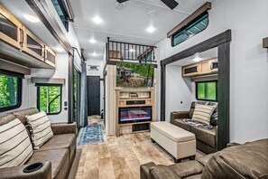 TV, fireplace, DVD player, stereo