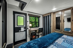 2 habitaciones, escritorio, wifi y ropa de cama 