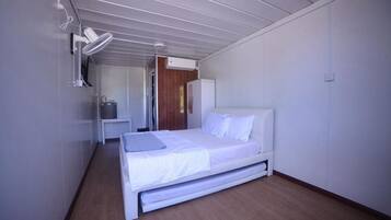 Deluxe Triple Room | Free WiFi, bed sheets
