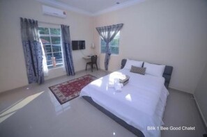 Free WiFi, bed sheets - Capital O 91243 Bee Good Chalet (Kampung Kelewang Jatoh)