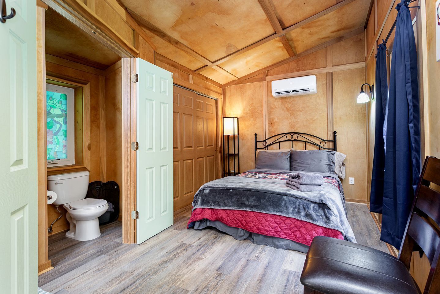 2 dormitorios, tabla de planchar con plancha, wifi y ropa de cama