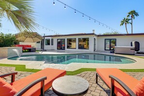 House (4 Bedrooms) | Interior - Sports Court + Hot Tub: Luxe Scottsdale Retreat! (Scottsdale)