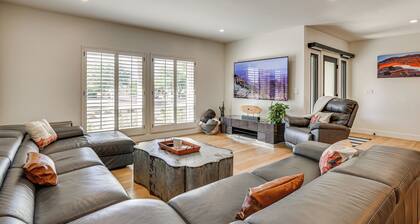 Sports Court + Hot Tub: Luxe Scottsdale Retreat!