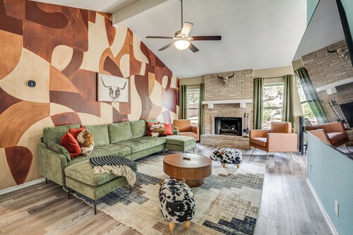 Mini Golf, Arcade & Fire Pit! San Antonio Home