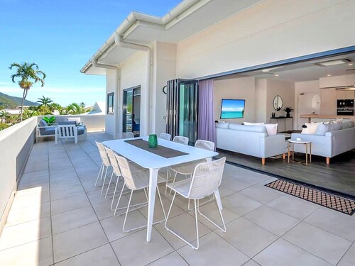 Cairns North 4-bed With Outdoor Dining & Pool