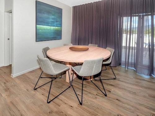 Cairns North 4-bed With Outdoor Dining & Pool