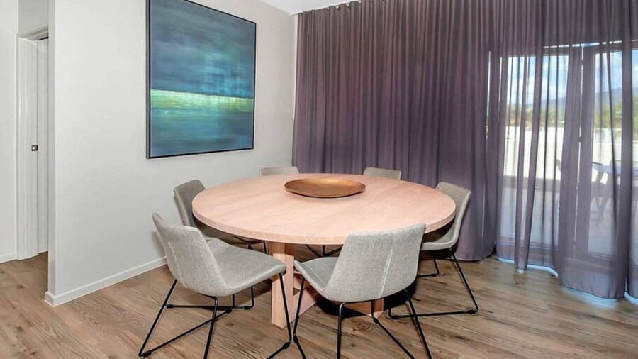 Cairns North 4-bed With Outdoor Dining & Pool