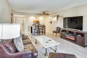 Apartment (2 Bedrooms) | Front of property - Pool, Lake & Sun! Havasu Hot Spot By London Bridge (Lake Havasu City)