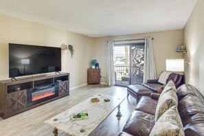 Apartment (2 Bedrooms) | Interior - Pool, Lake & Sun! Havasu Hot Spot By London Bridge (Lake Havasu City)