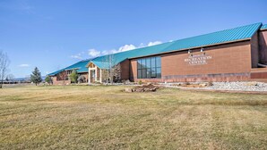 A building with a sign reading "Pecos Lakes Recreation Center." - 4 Mi to Dtwn: Pagosa Springs Gem w/ Mtn Views! (Pagosa Springs)