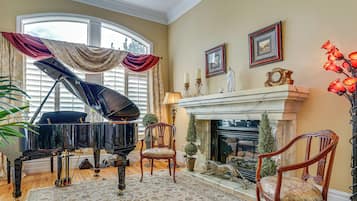 House (4 Bedrooms) | Interior