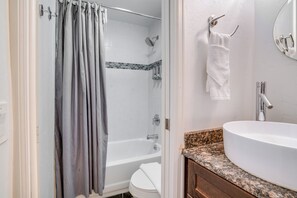 Interior - Ski Copper Mountain! Alpine-chic Condo w/ Hot Tub (Copper Mountain)