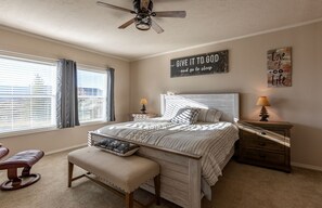 5 bedrooms, desk, iron/ironing board, WiFi