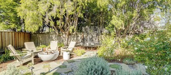 Walk to Ocean: Luxe Family Home in Half Moon Bay!